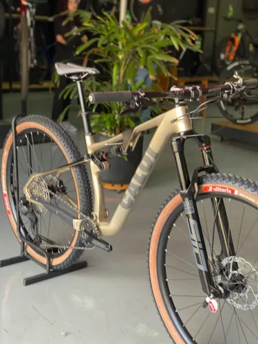 Caloi Elite Carbon Racing 2026