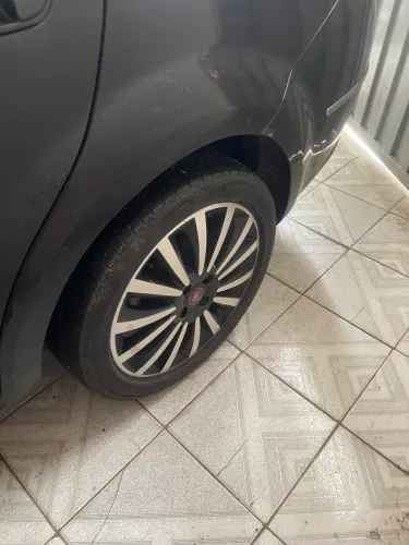 Fiat Linea Essence 1.8 Flex 16V 4P 2015