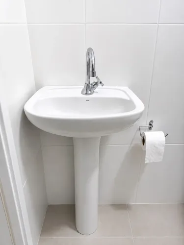 Pia para banheiro com torneira