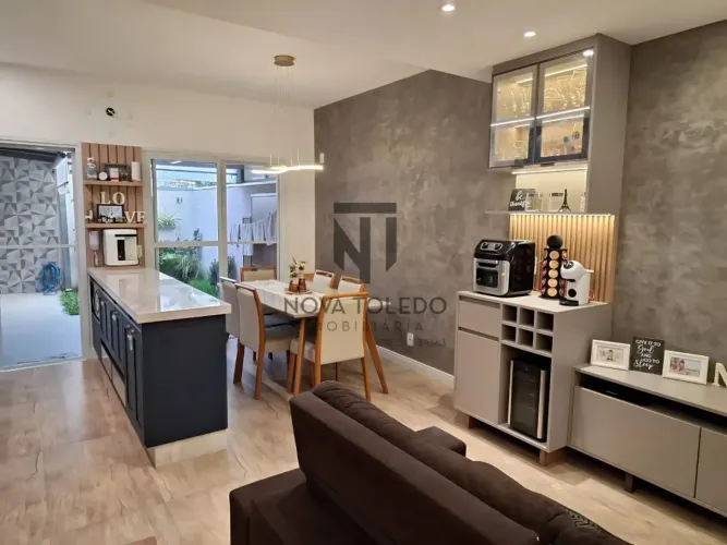 CASA SOBRADO À VENDA - 105m² - 3 DORMITÓRIOS 1 SUÍTE - 2 VAGAS - URBANOVA - SJC