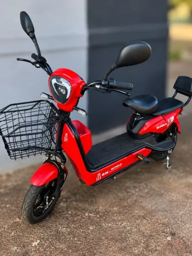 SCOOTER NOVA MENOS DE 1 MÊS DE USO