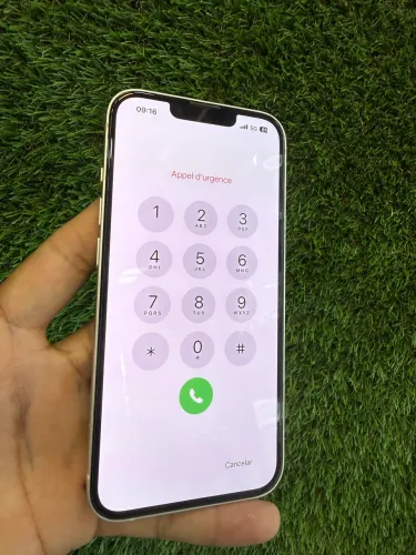 iPhone 13 em ótimo estado  2.200 parcelo no cartão.