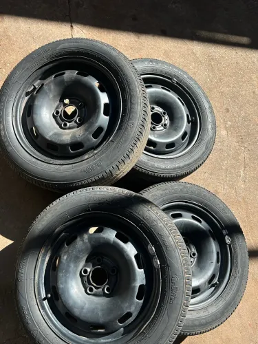 Rodas/ Pneus 5 furos