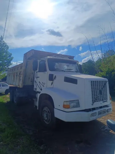 Caminhao volvo EDC 6x4 truck caçamba
