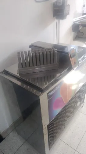 Vendo fábrica de picolé montada chará no zap *