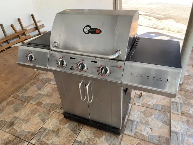 Churrasqueira charbroil
