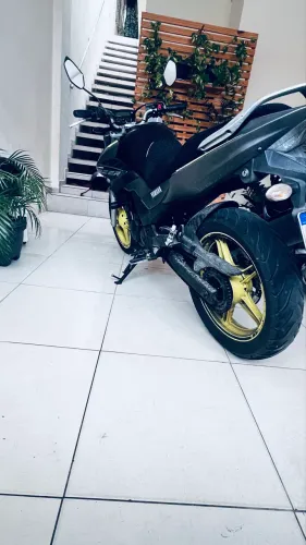 Vendo Fazer 250