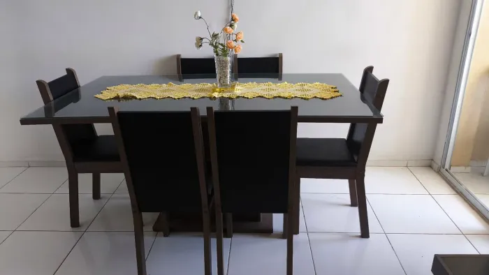 Mesa de Jantar com 6 Cadeiras 