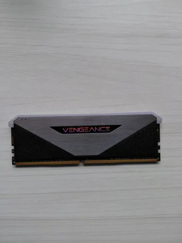 Memoria Ram RGB Corsair Vengeance DDR4 3600mhz Cl16