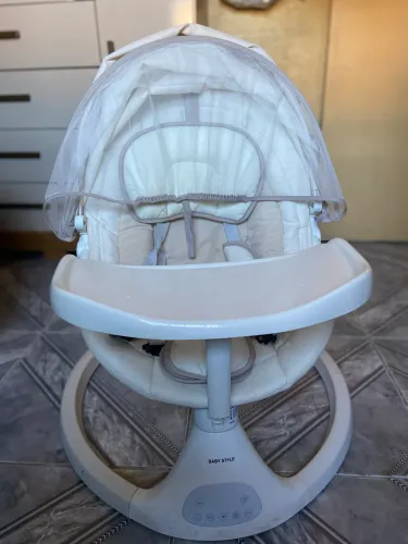 Cadeira de Descanso e Balanço para Bebê com Música, Mosquiteiro e Controle Remoto
