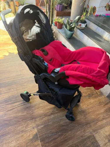 Kit bebê conforto e carrinho de bebê 