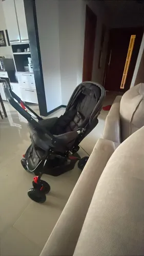 Vendo este carrinho bambinelli para bebê 