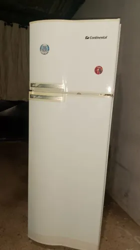 Vende-se essa geladeira