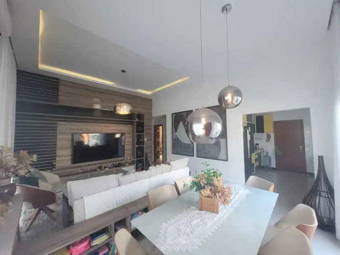 Casa a venda Linear de alto padrão