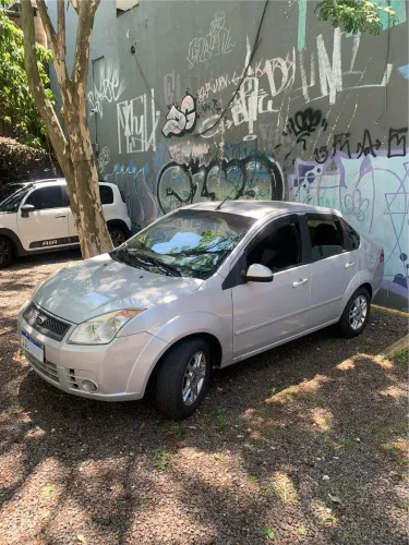 Fiesta sedan 1.6