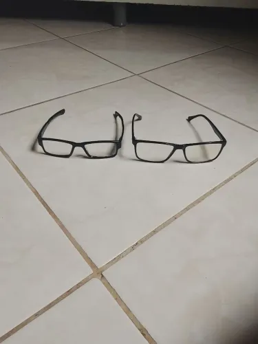 Armação Oakley e Jean Pierre