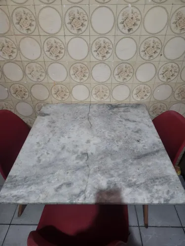 Mesa Mármore 4 lugares