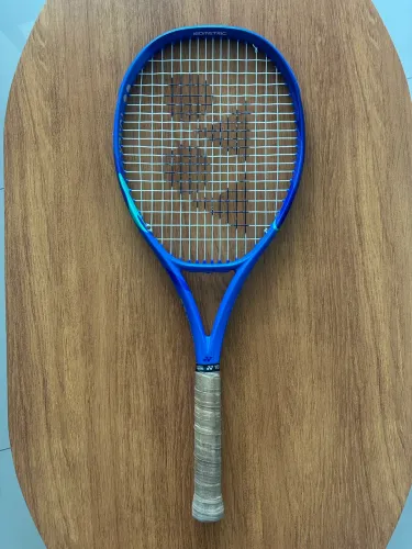 Yonex ezone 100