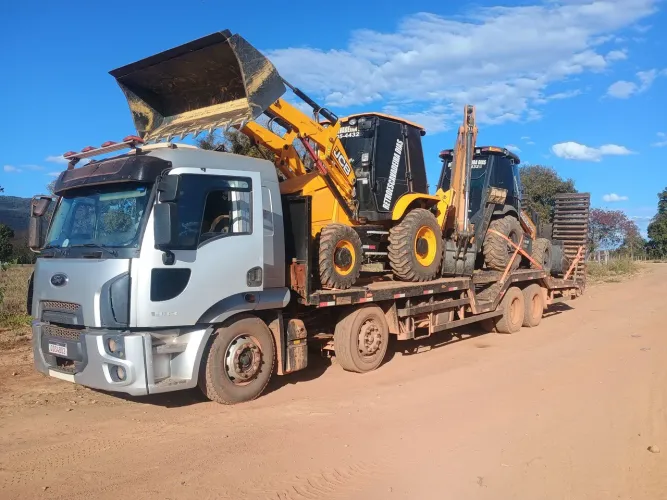 Vendo ou trooco caminhão bitruk 320 plataforma espansiva.