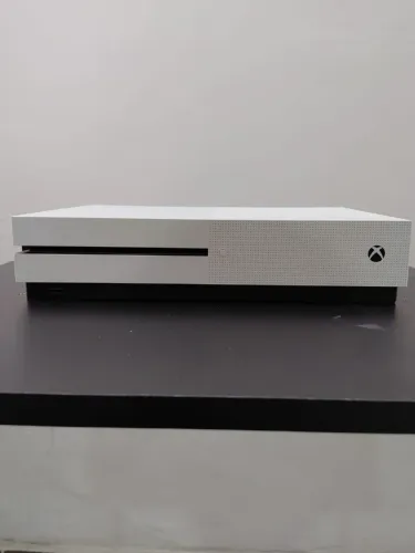Xbox One S - 500 Gb.