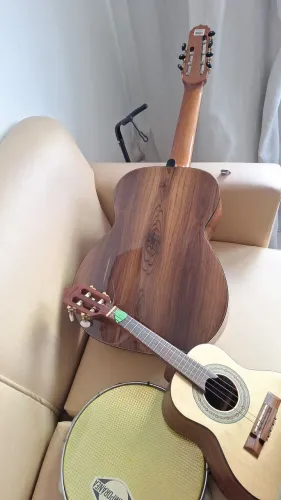 Aulas de cavaquinho, Banjo e Violão