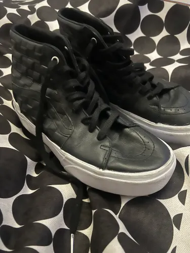 Tênis cano alto vans em couro 