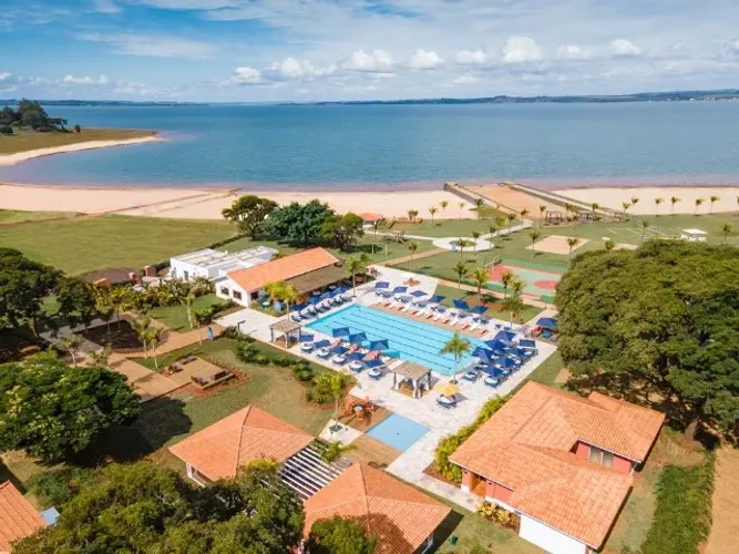 Oportunidade - Terreno Plano de 700m² com Vista para o Lago - Terras de Santa Cristina IV
