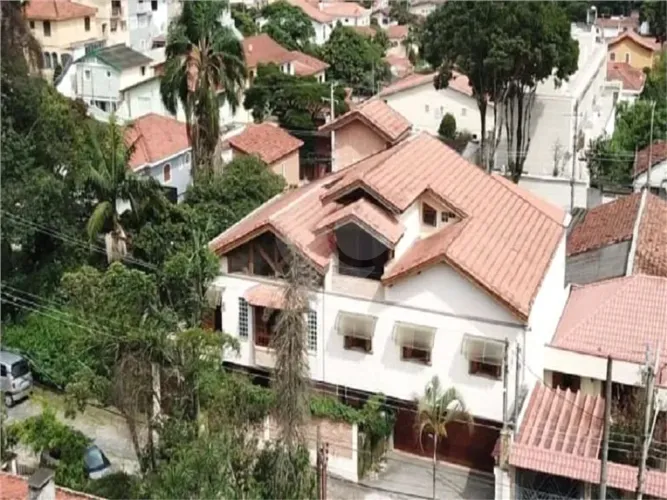 SOBRADO A VENDA NO TREMEMBÉ - 4 DORMS (2 SUÍTES), PISCINA E 4 VAGAS DE GARAGEM