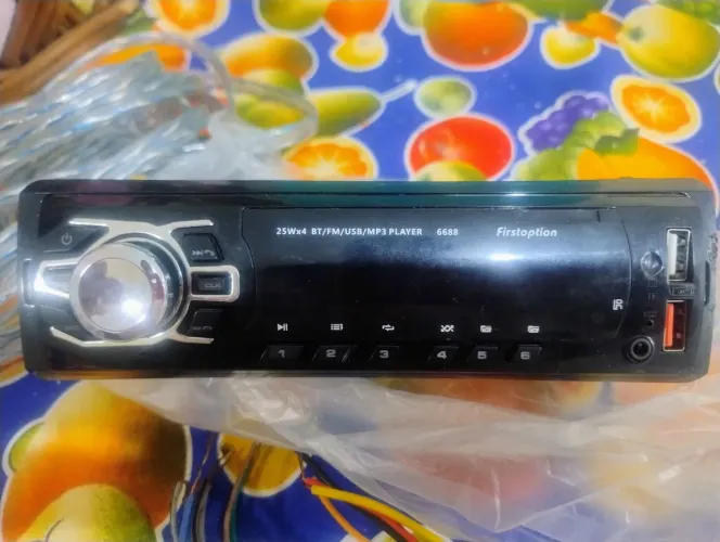 Rádio de Carro com Cabos Rca