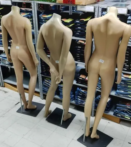 Manequins para loja de vestuário