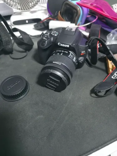 VENDO Câmera DSLR Canon Rebel Sl3 em estado de nova. Pouquíssimos clicks