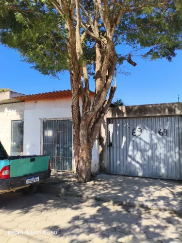 Vendo casa no centro de Jaguaré, rua do SAAE próximo ao comercial colato o lote mede 10x30