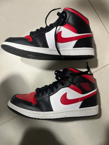 Tênis Nike Air Jordan 1