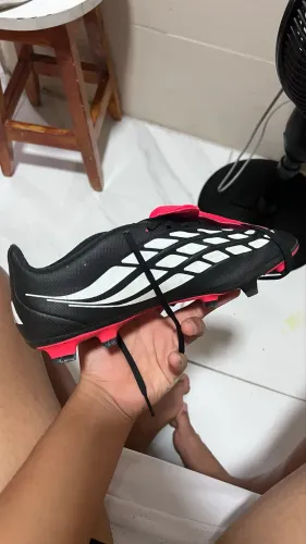 ? CHUTEIRA ADIDAS PREDATOR 25 CAMPO TAMANHO 42 Vendo chuteira Adidas Predator Campo, 42 BR