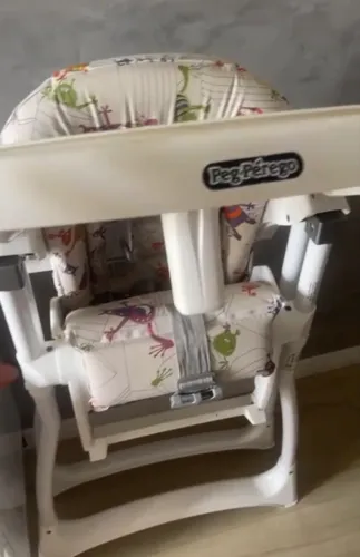 Cadeira de alimentação para bebê.
