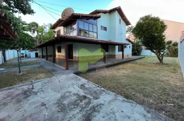 More no Mirante da Lagoa, casa à venda com área externa ampla - Macaé