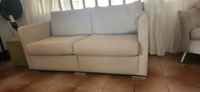 Sofá de 3 e 2 lugares, bege, Não faço entrega.
