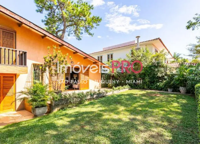 Casa e rua fechada com 650m² de terreno !