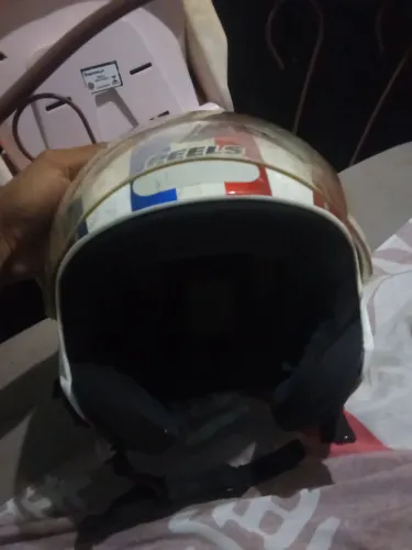 Capacete