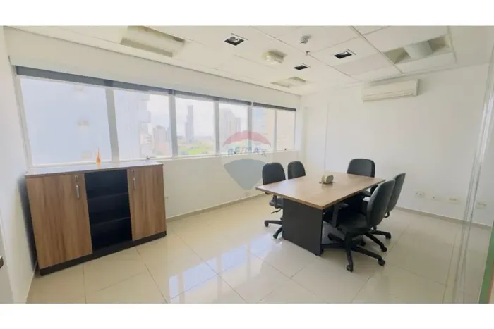 Sala comercial, com divisórias de vidro, 2 vagas de garagem , sem a mobilia