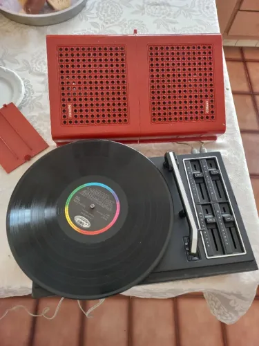 Vitrola Philips funcionando 