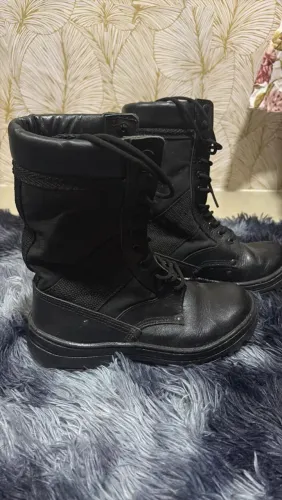 Bota tatica