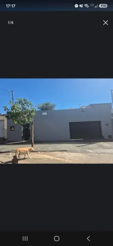Oportunidade única em Goiânia - 4 quartos, 3 suítes, quintal espaçoso.