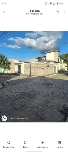Vendo casa centro de Almenara Minas 