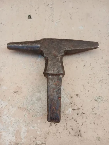Bigorna antiga de aço tipo ourives