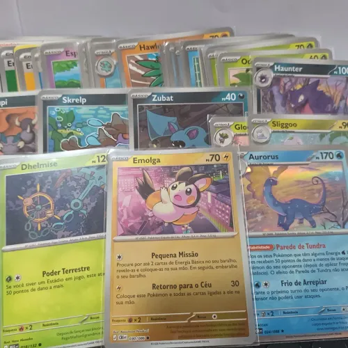 50 cartas Pokémon Originais Copag com 2 Brilhantes e ítens