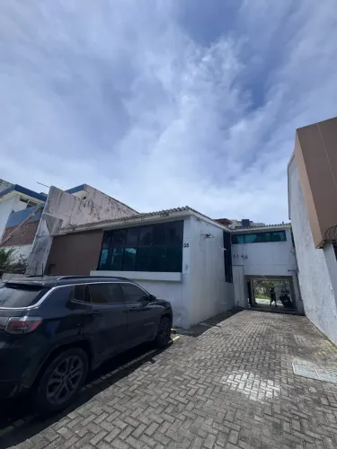 Casa Comercial na Agamenon Magalhães. 480m2 de Área Útil. 14 Vagas. Próx ao Itaú e Mc Dona
