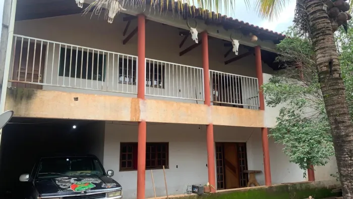 Sobrado em Construção com Casa nos Fundos Terreno 420 m² Escriturado em Cromínia GO