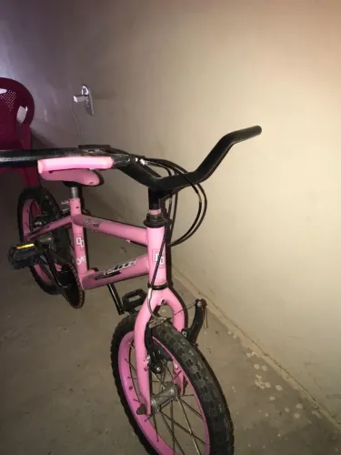 vende-se bicicleta infantil feminina