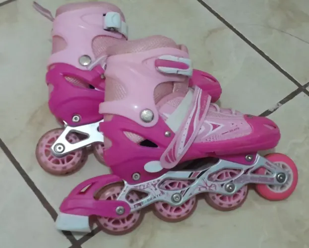 2 Patins inline (com rodas em linha)